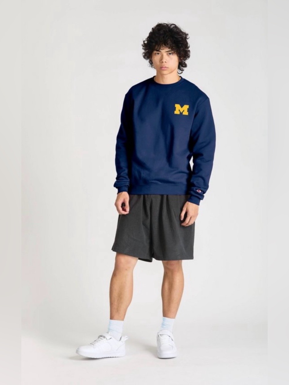 New! NCAA Michigan Wolverines Men’s Champion Crew Neck Sweatshirt
